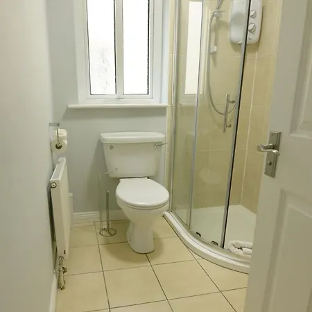 Cozy 4 Bed With Free Parking And Walk To Prázdninový dům *