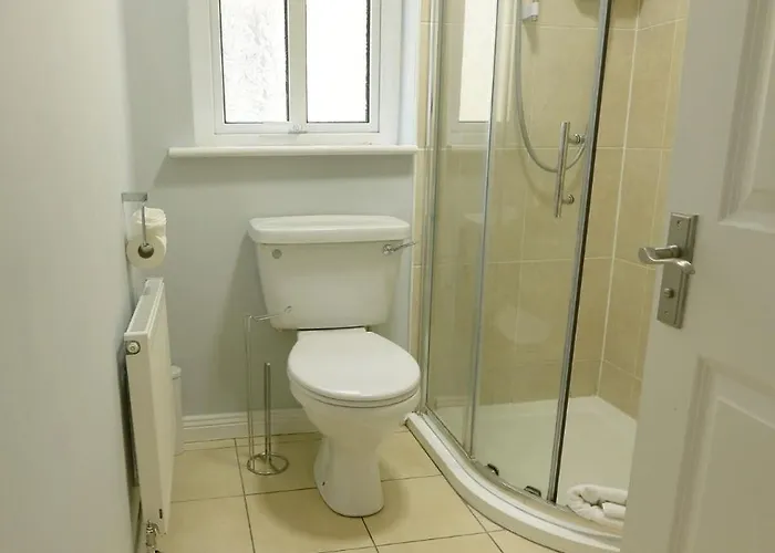 Cozy 4 Bed With Free Parking And Walk To Prázdninový dům *